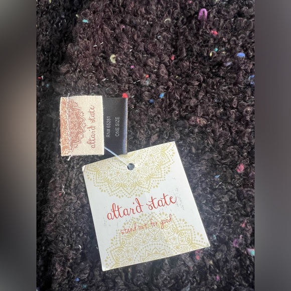 13. ALTAR’D STATE Convertible Infinity Scarf Shimmer Black. One size - Picture 5 of 6